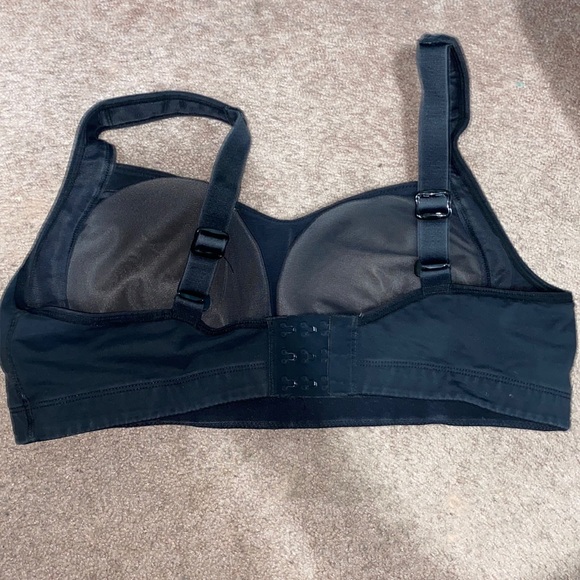 Lululemon sports bra - Picture 1 of 4
